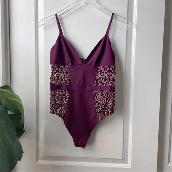 Victoria’s Secret Maroon Scroll Bodysuit Lingerie Thong Burgundy Velvet Medium - Picture 2 of 15